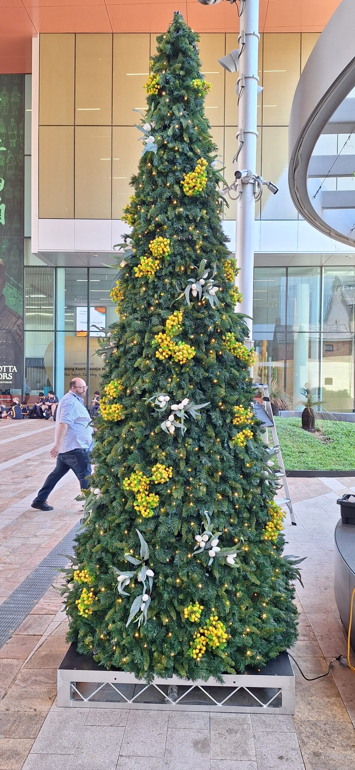 12ft New Hampshire Christmas Cone Tree Indoor or Outdoor - Image 2